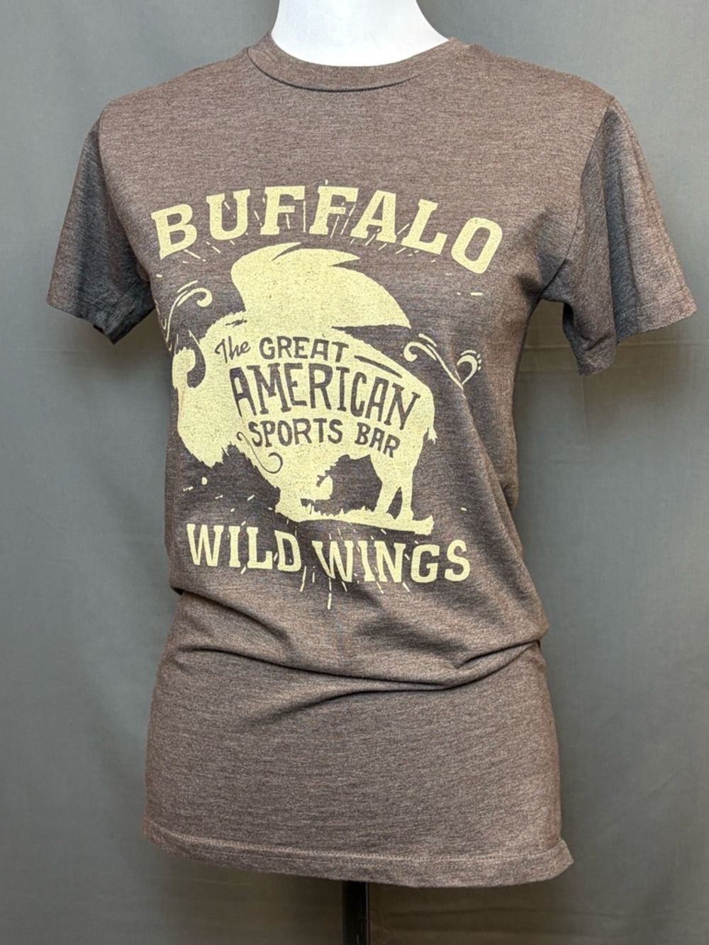 Buffalo Wild Wings Graphic Tee XS Brown Distressed The Great American Sports Bar